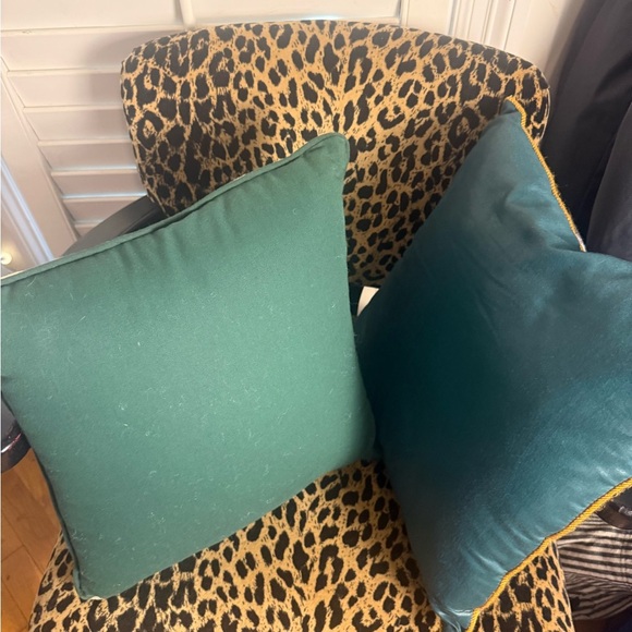 Set of 2 Vintage Style Christmas Tapestry Throw Pillows Holiday Decor 16” - Picture 4 of 5